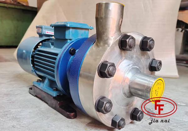 -一款高压磁力循环泵由上海玲耐研制成功并交付客户